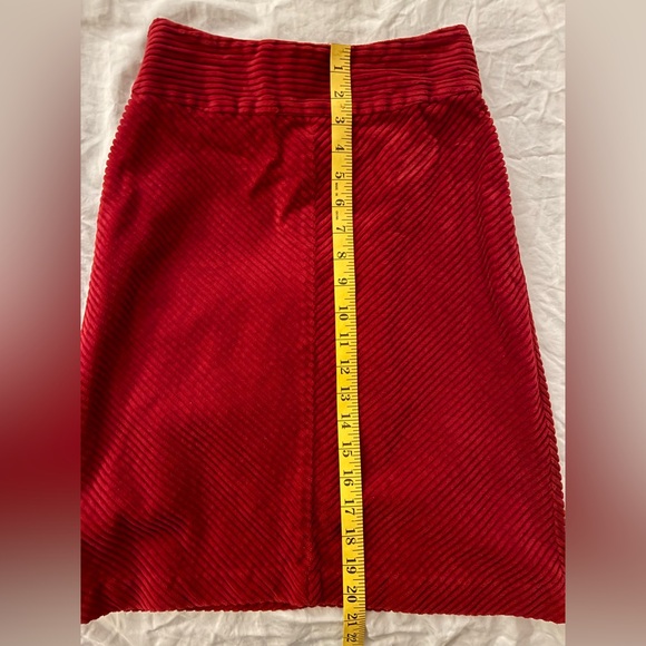 Red corduroy skirt knee length - Picture 6 of 7
